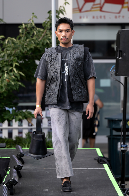 Archeology Vest Black